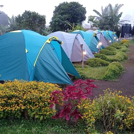 Отель The Gate Rinjani Sajang Экстерьер фото